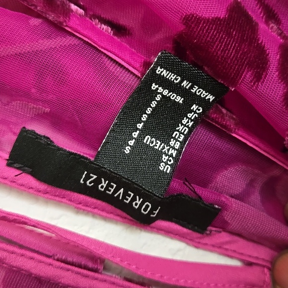 Forever 21 Magenta Pink Crushed Velvet Flutter Sleeve Blouse with Tie Back S - Picture 4 of 7